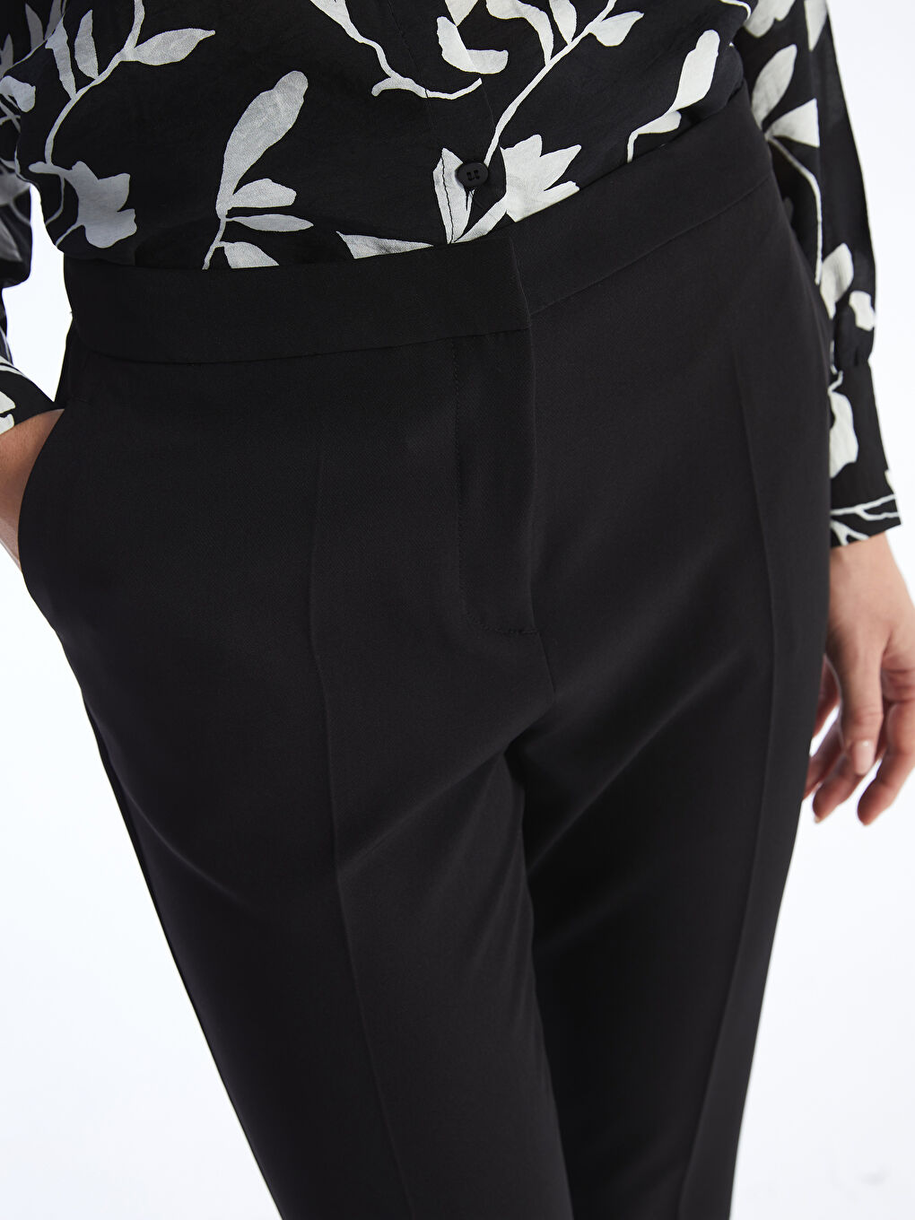 Pantalon Coupe Carotte Uni pour Femmes-4