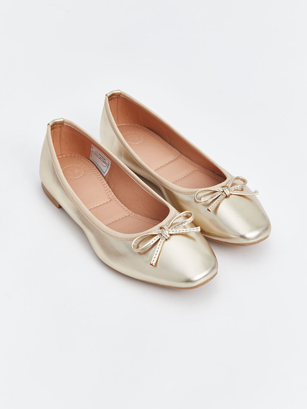 حذاء باليه مسطح للسيدات بتفاصيل فيونكة