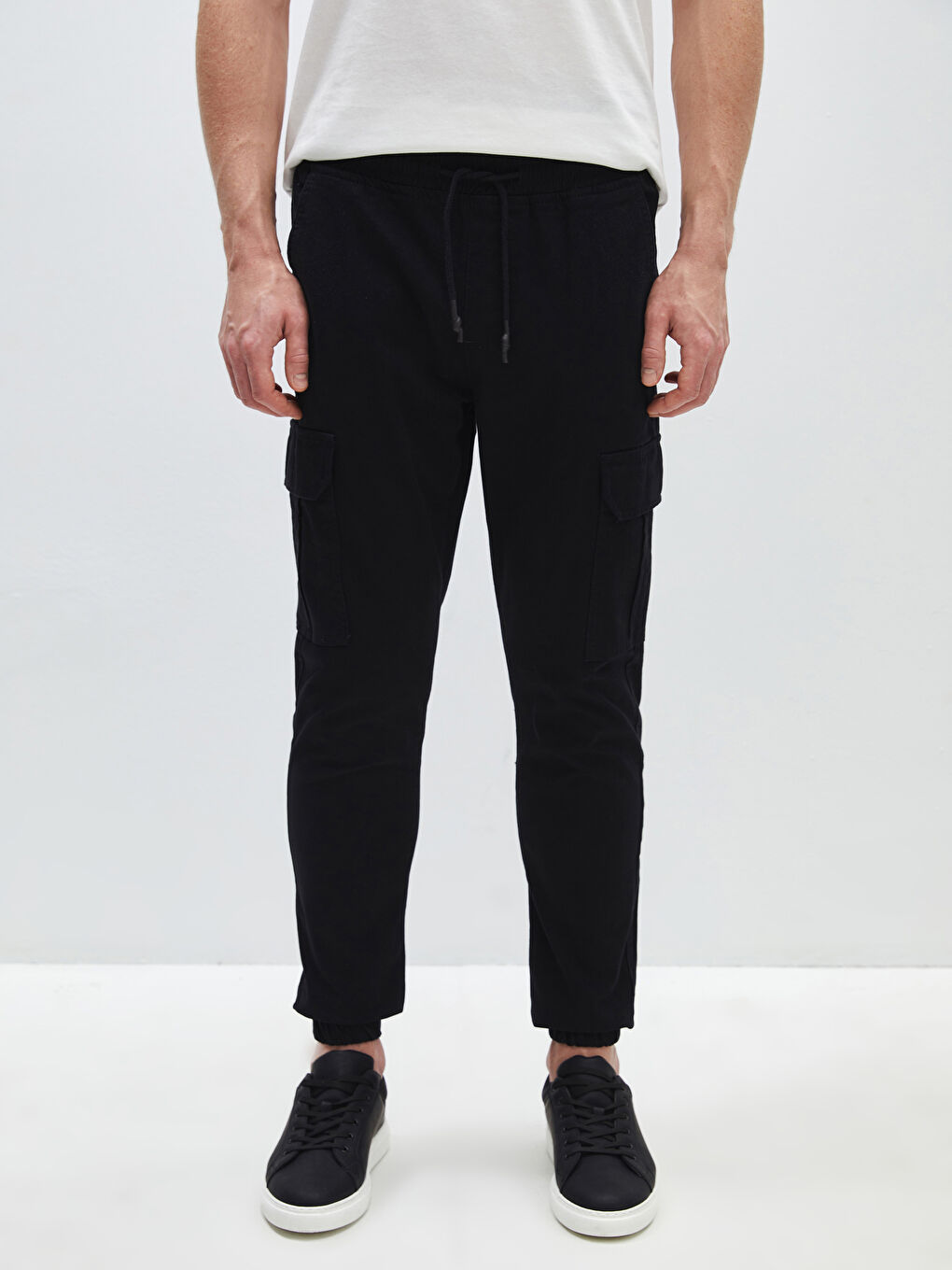 CRNA Cargo pantalone Muškarac -S41004Z8-RQL