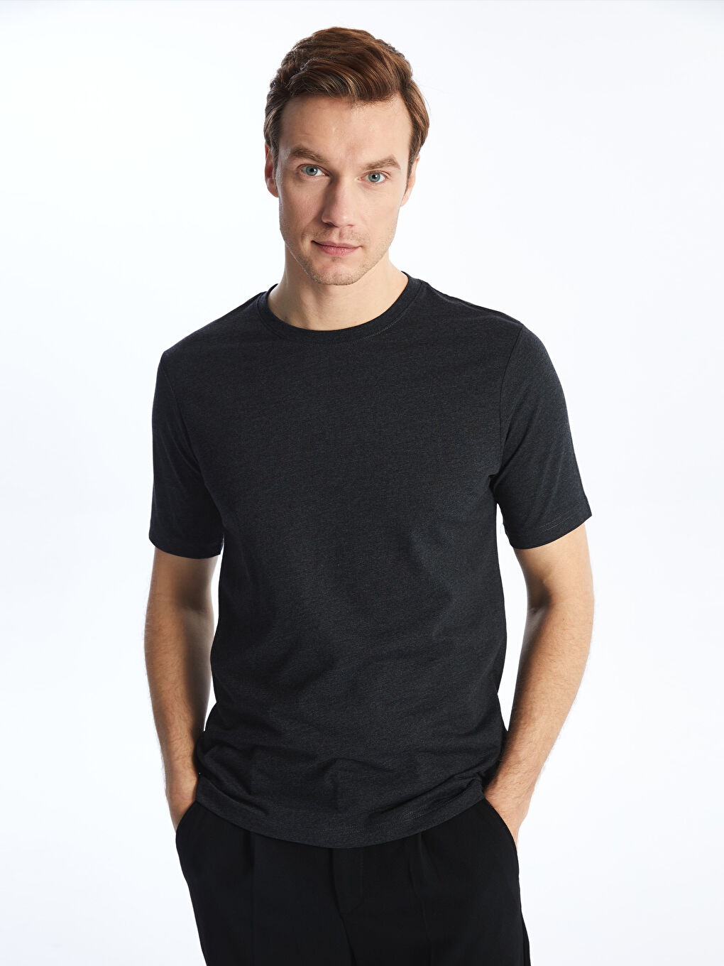 تيشيرت رجالي برقبة دائرية من قماش جيرسي