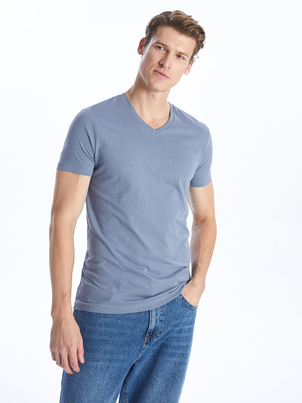 LCWAIKIKI Classic V Neck Short Sleeve Men's T-Shirt