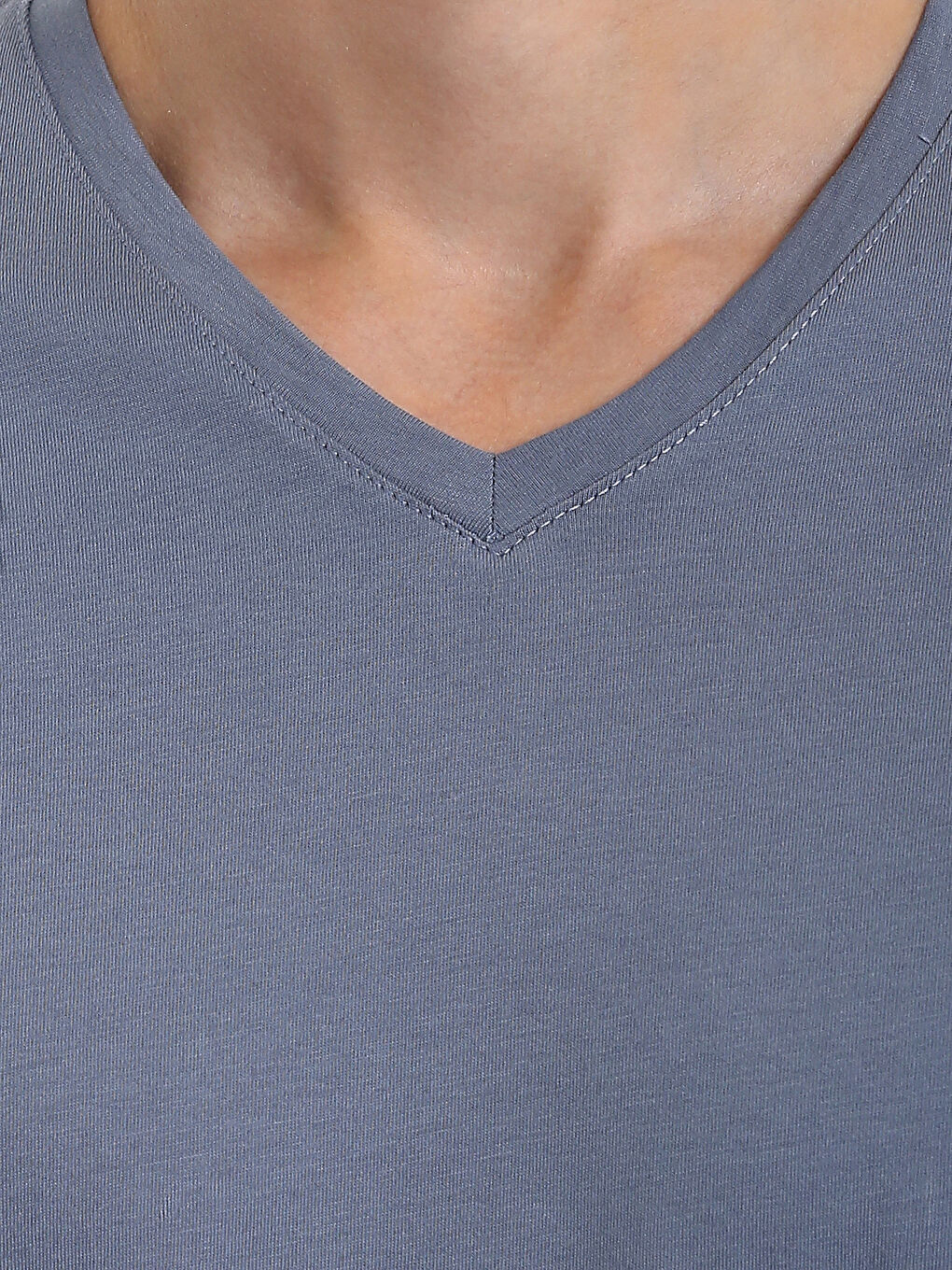 تيشيرت ياقة V كم قصير للرجال-4