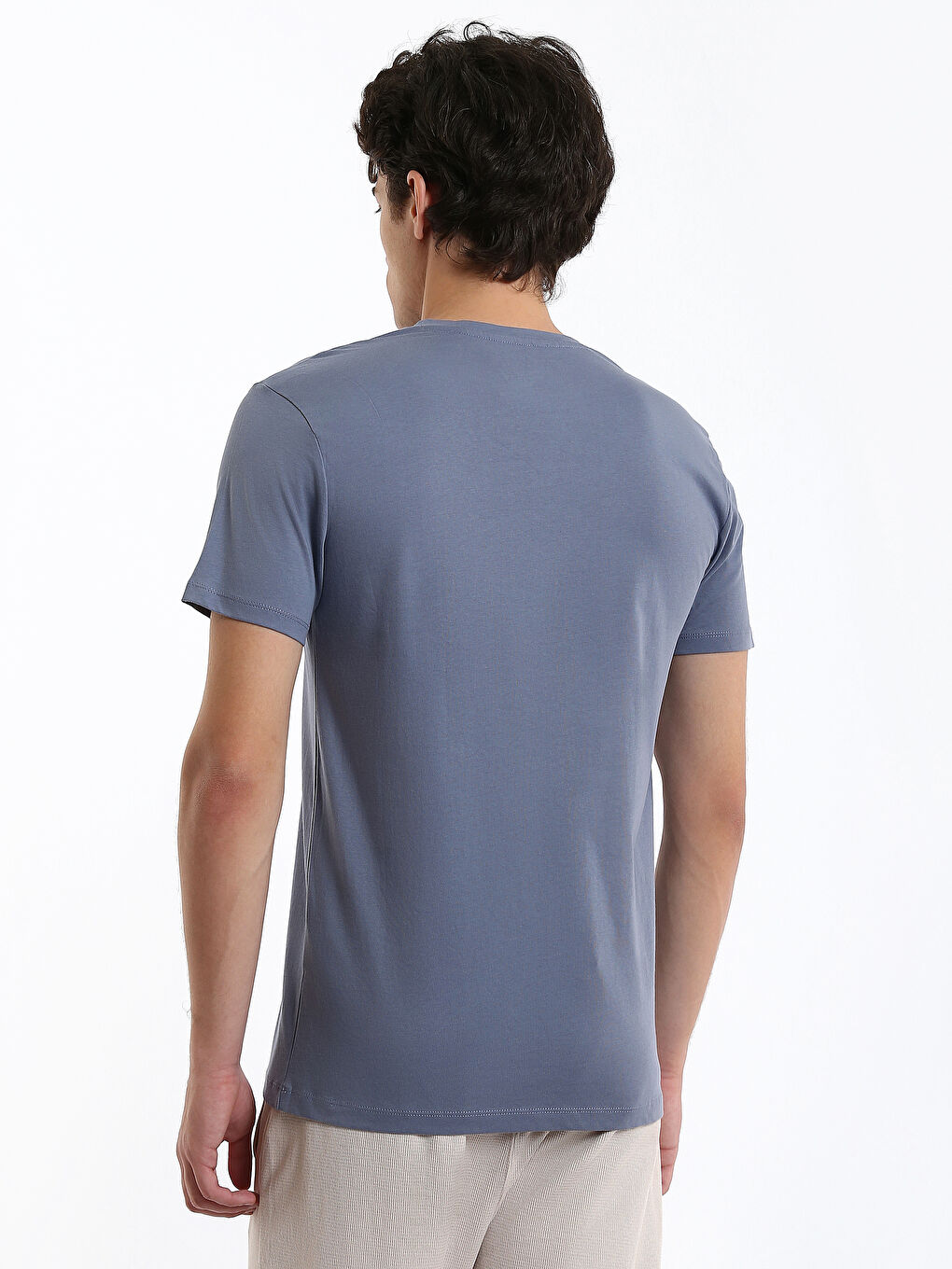 تيشيرت ياقة V كم قصير للرجال-8