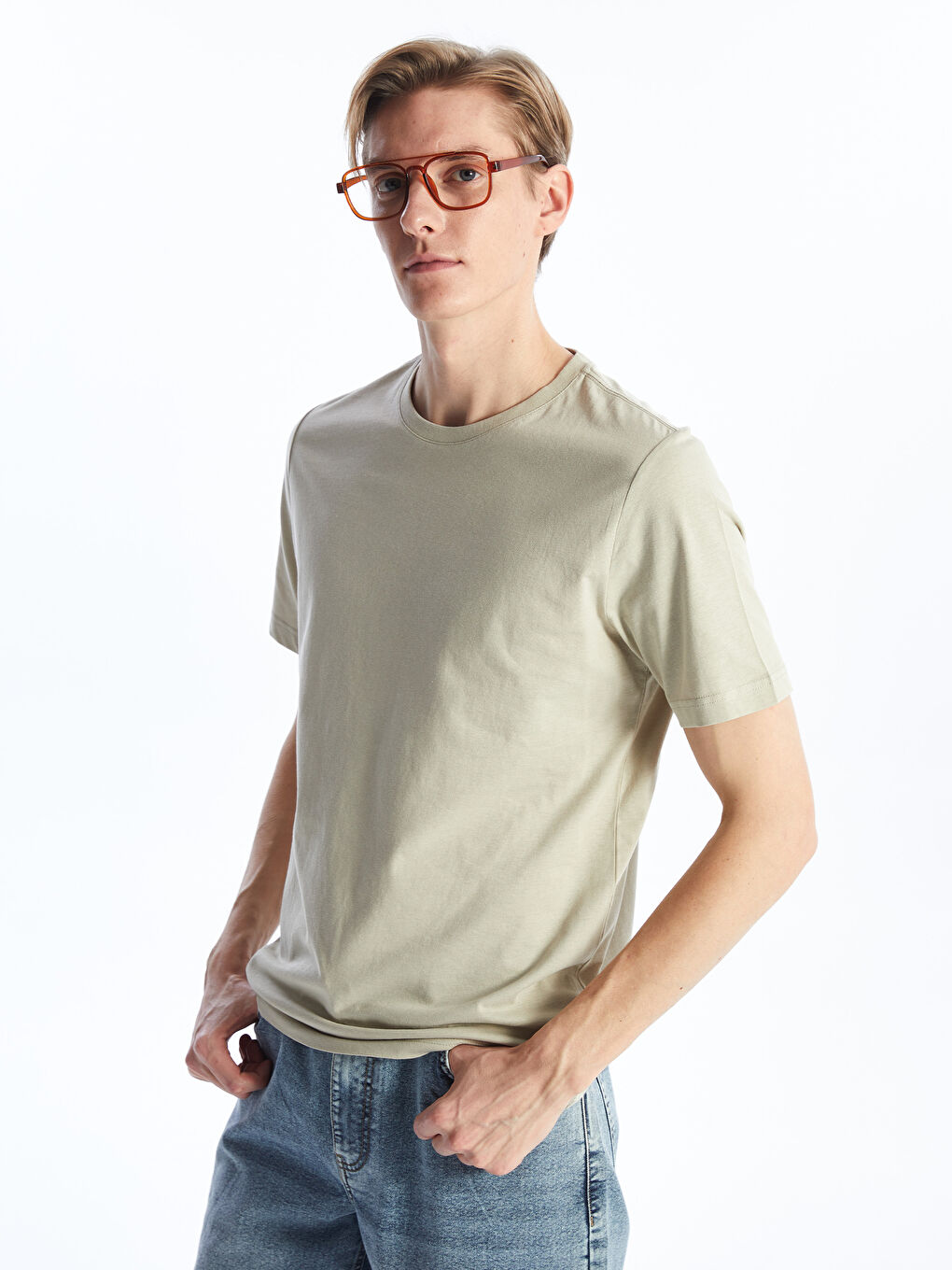 تيشيرت رجالي بياقة دائرية قماش جيرسي