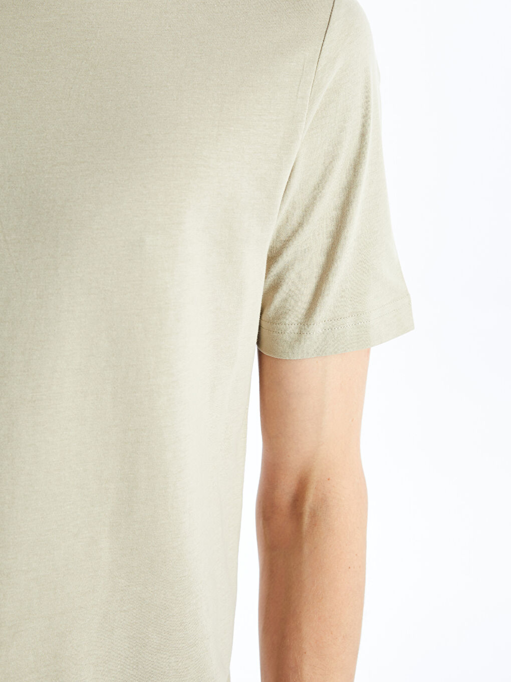 تيشيرت رجالي بياقة دائرية قماش جيرسي-3