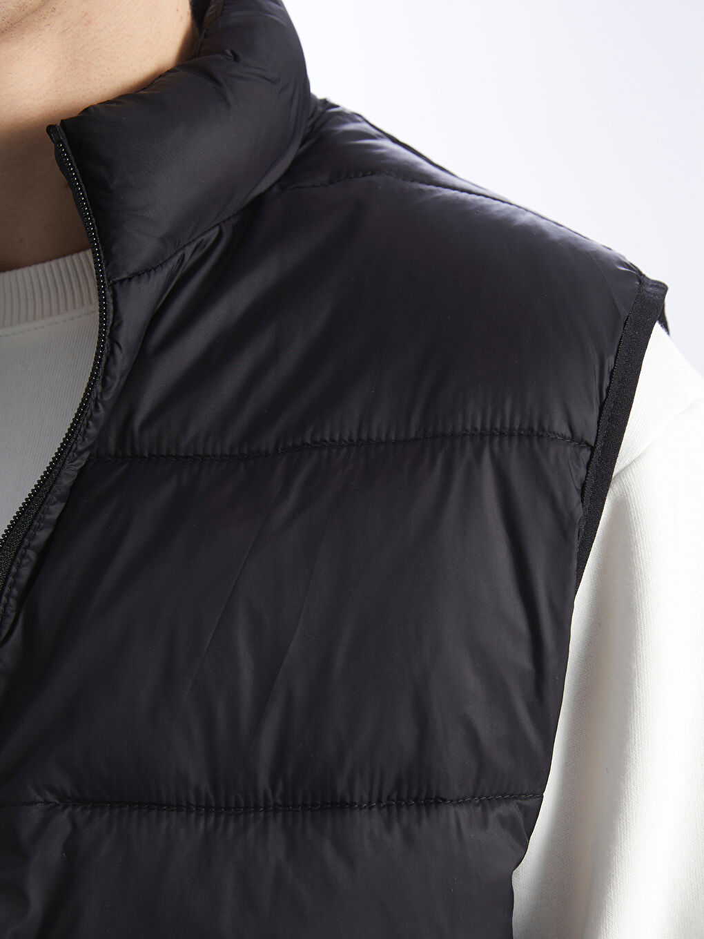Slim Fit Funnel Neck Men's Puffer Gilet -S41177Z8-CVL
