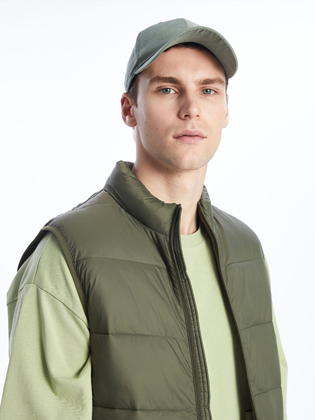 ерлерге арналған тар пішім биік жағалы пуховик жилет-1