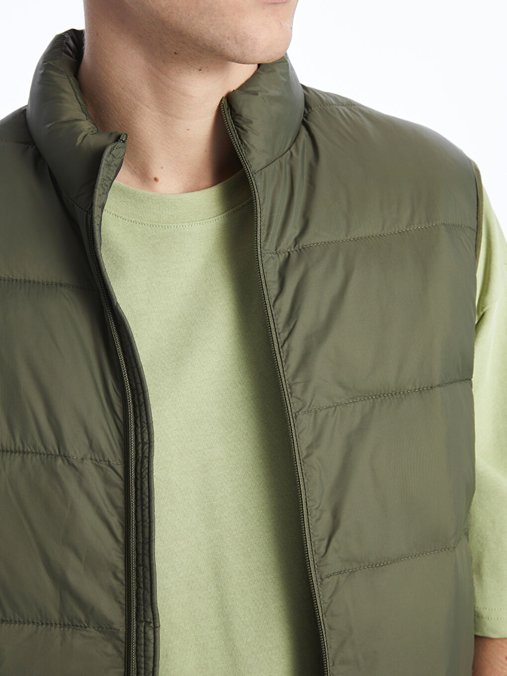 ерлерге арналған тар пішім биік жағалы пуховик жилет-4