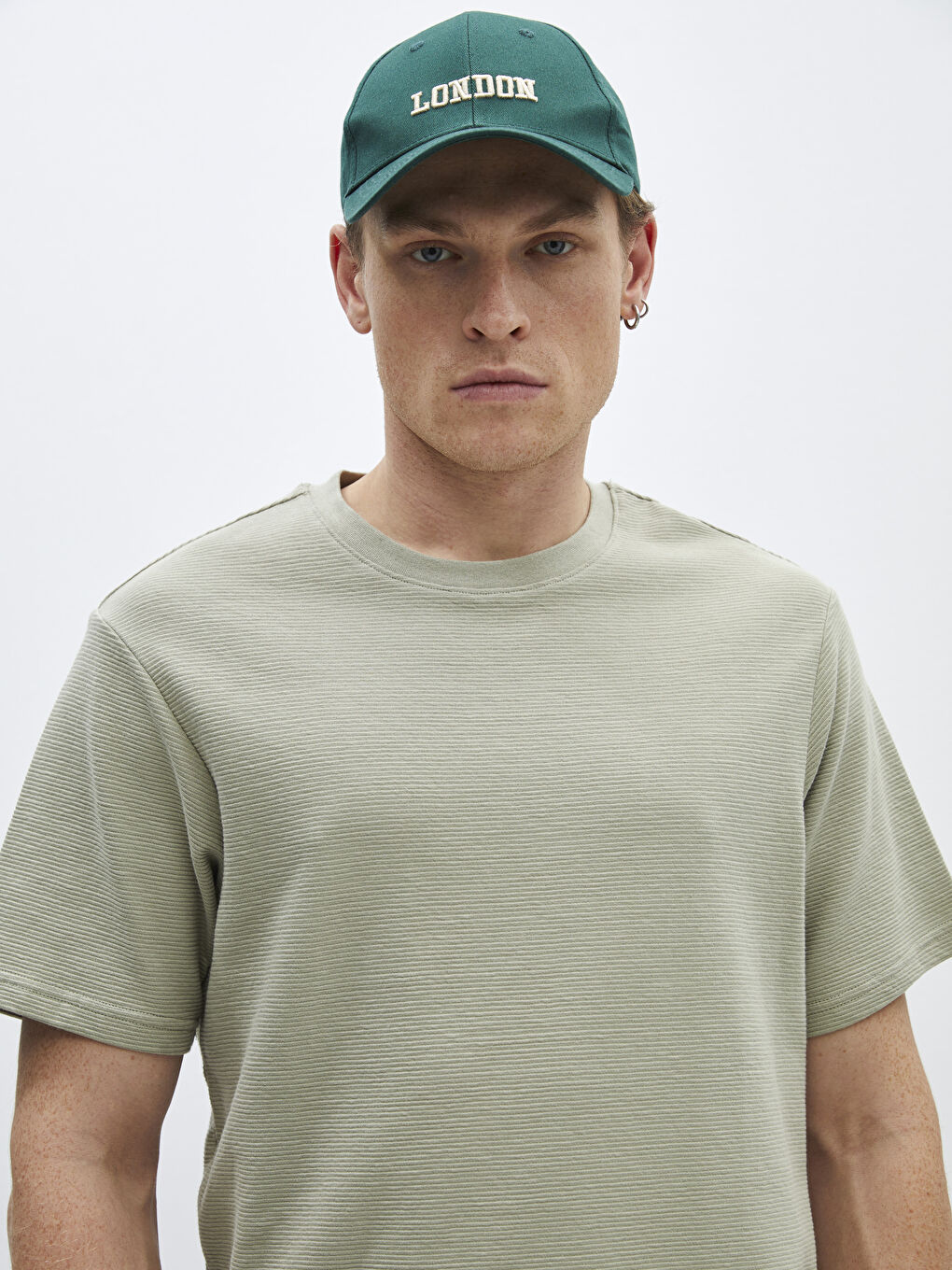 Ерлерге арналған дөңгелек жағалы қысқа жең футболка-1