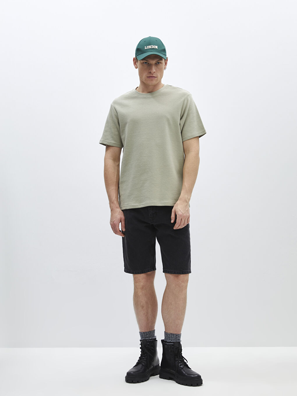 Ерлерге арналған дөңгелек жағалы қысқа жең футболка-2