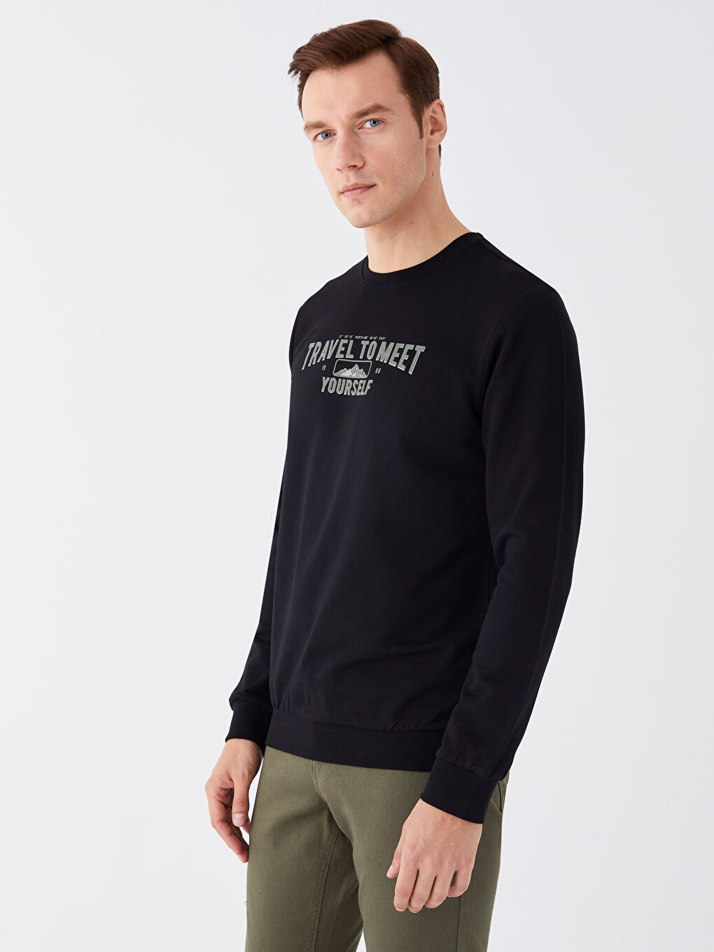 LCWAIKIKI Classic Yeni Siyah Bisiklet Yaka Uzun Kollu Baskılı Erkek Sweatshirt