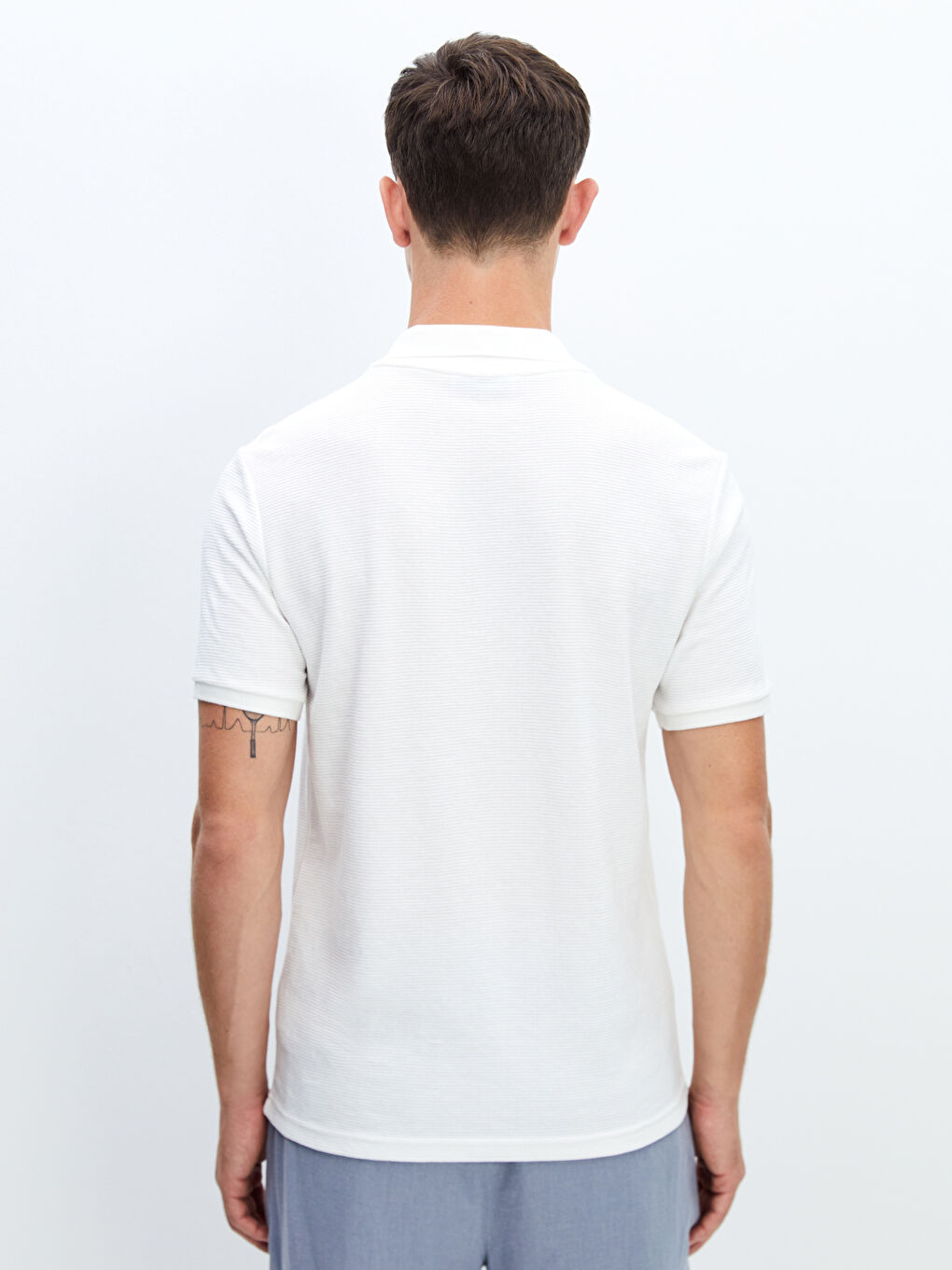 تيشيرت ياقة بولو كم قصير للرجال-3