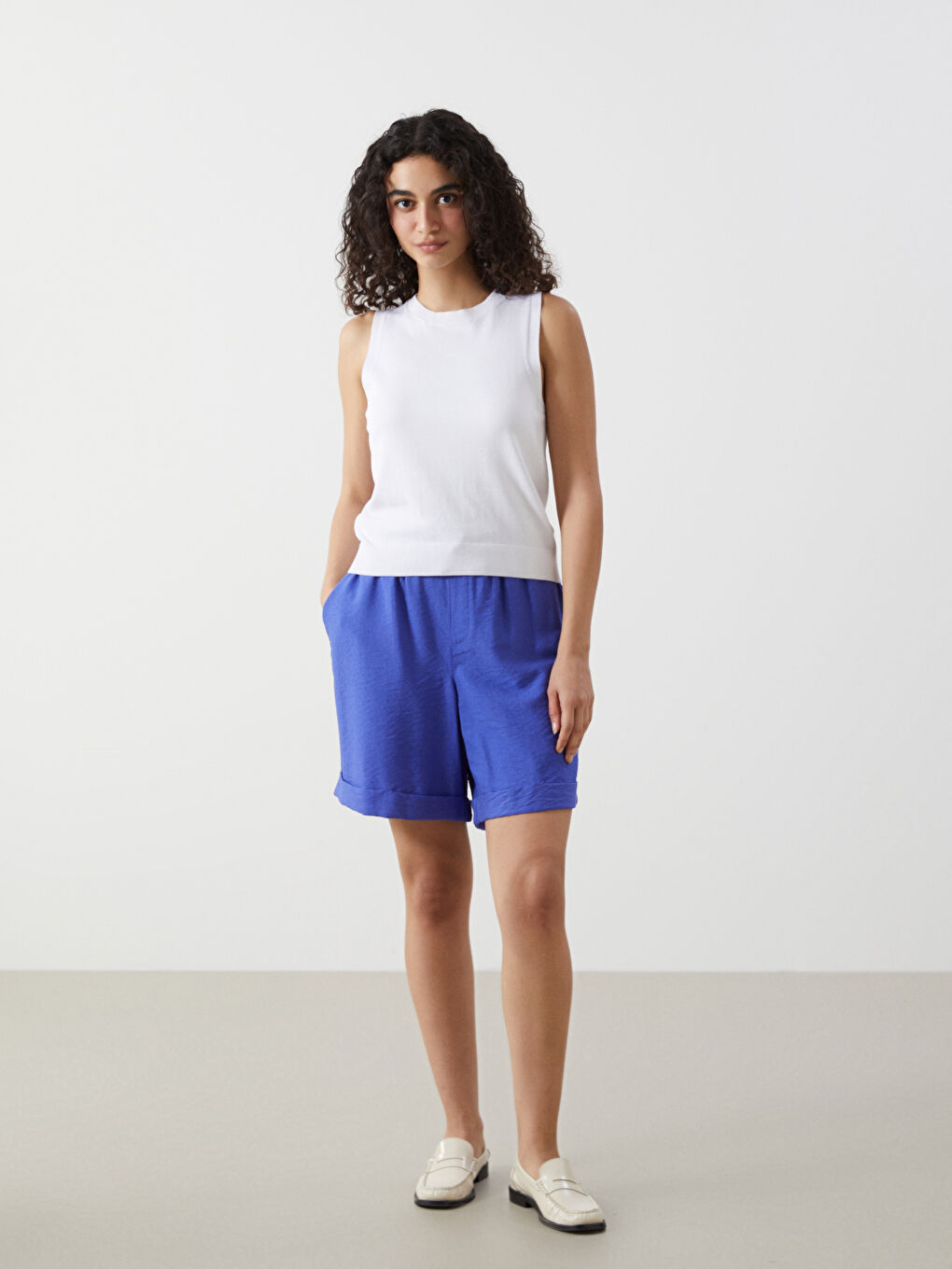 Pantaloni Scurți pentru Gravide cu Talie Elastică și Croială Lejeră