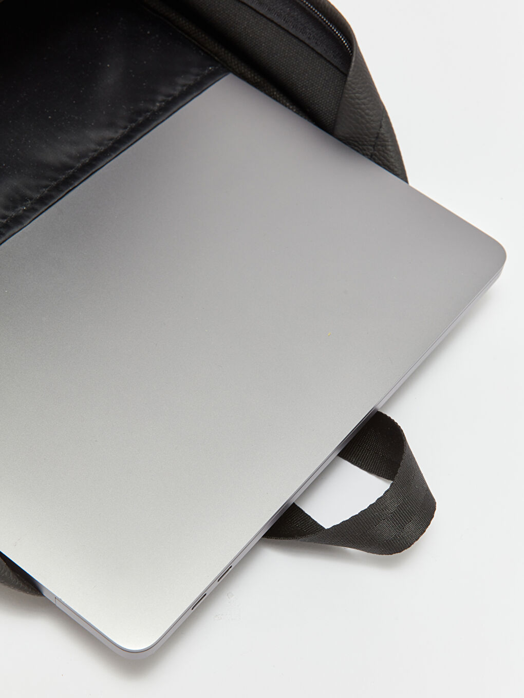 Siyah Deri Görünümlü Erkek Sırt Çantası-5