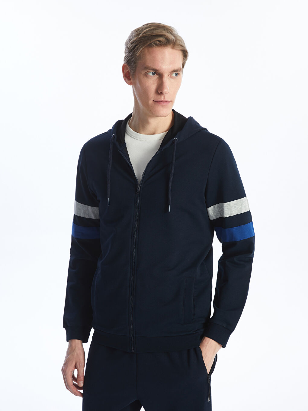 LCWAIKIKI Classic Hooded Long Sleeve Men's Zip-Up Sweatshirt -S42313Z8-RFH