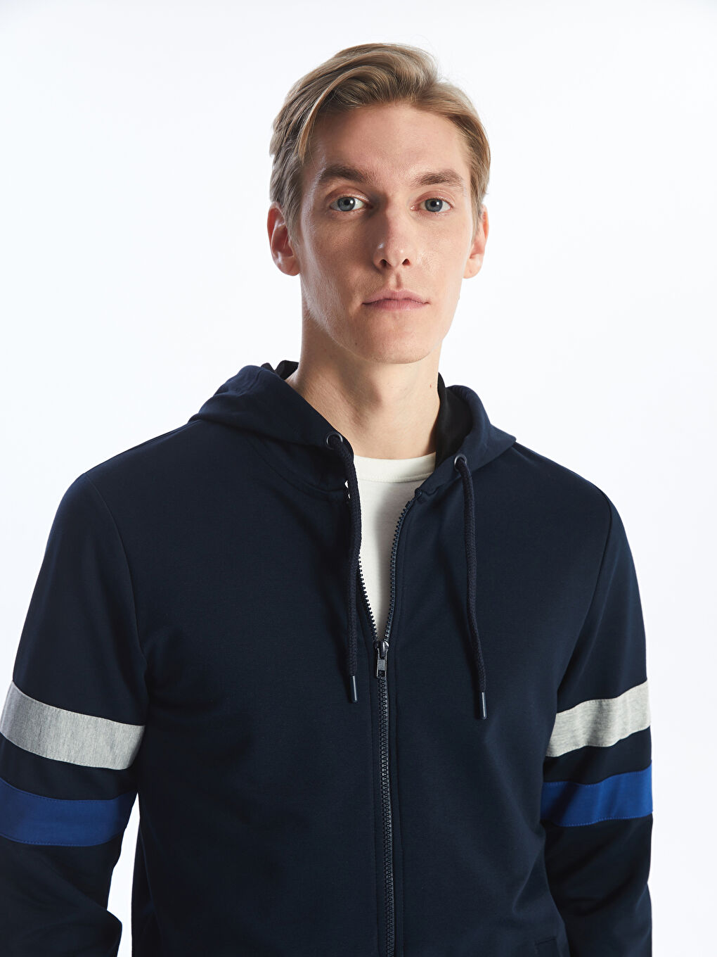 LCWAIKIKI Classic Hooded Long Sleeve Men's Zip-Up Sweatshirt -S42313Z8-RFH