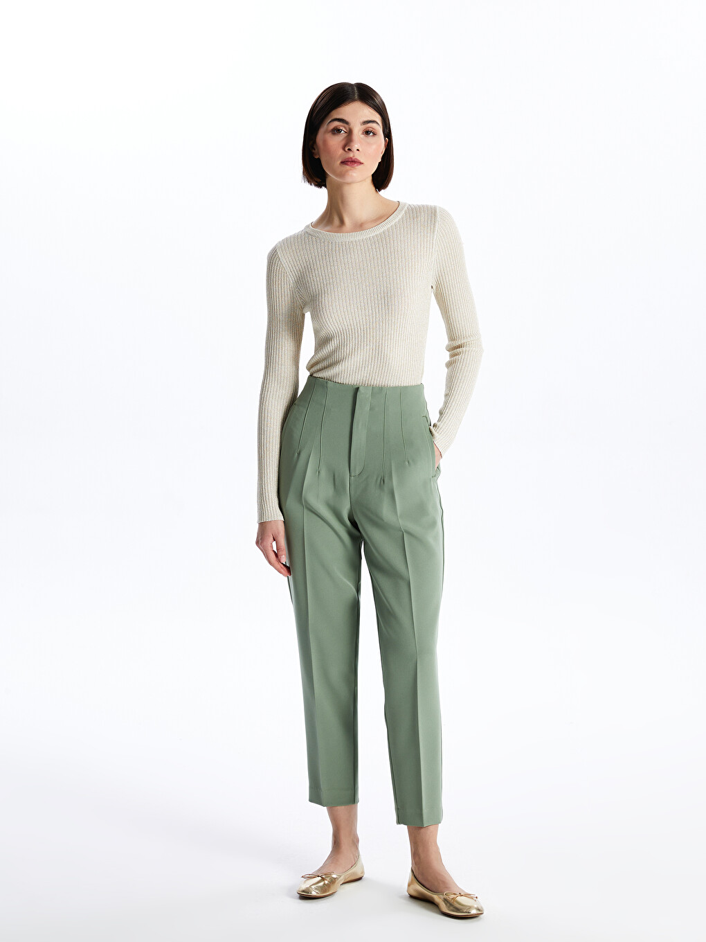 Women's Carrot Fit Plain Trousers-1