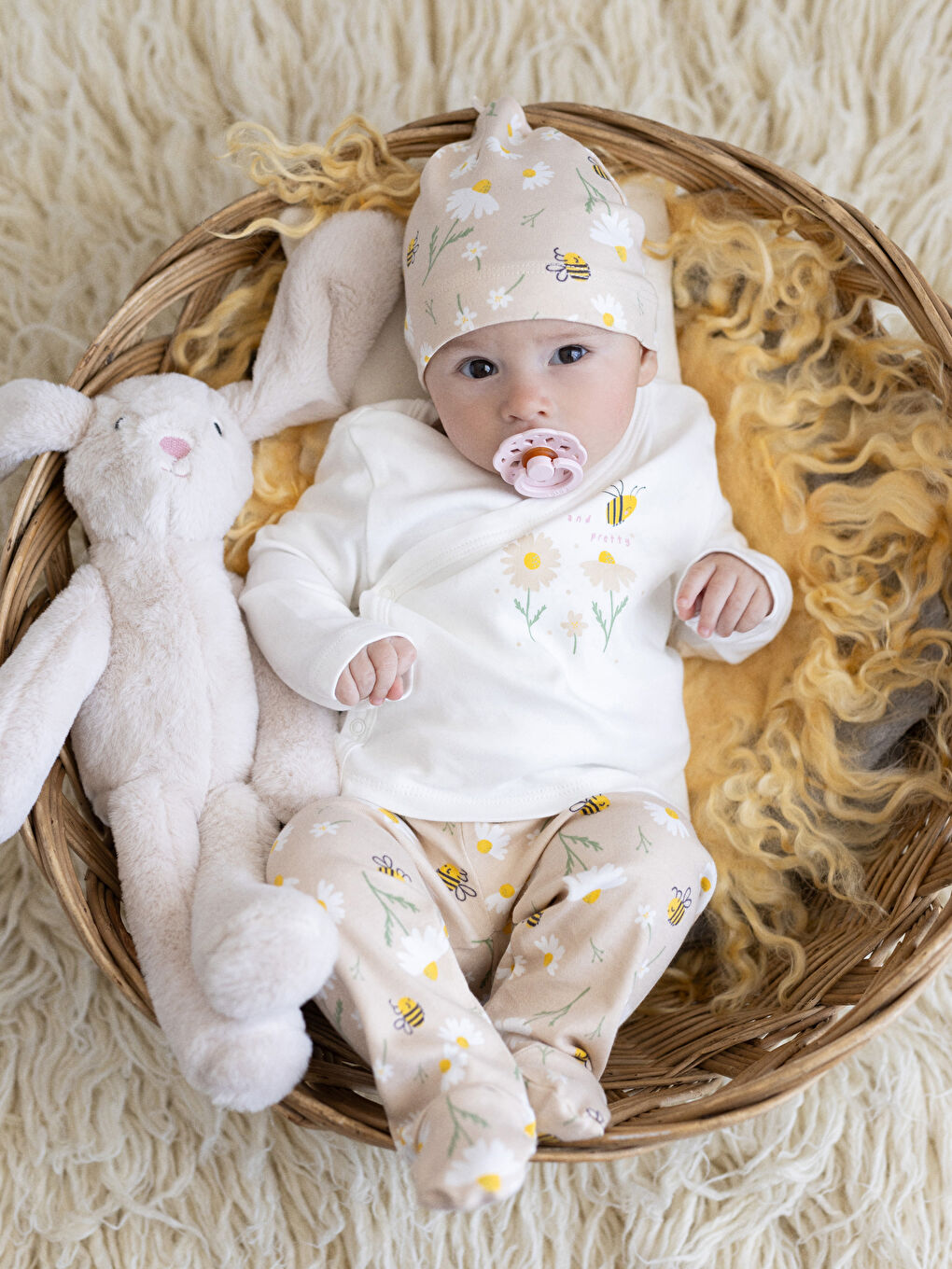 LCW baby Ekru Bisiklet Yaka Baskılı Kız Bebek Hastane Çıkış Seti 4'lü