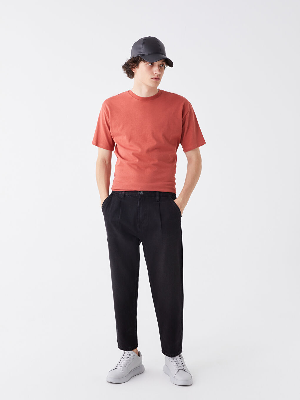 800 Balloon Fit Men's Jeans