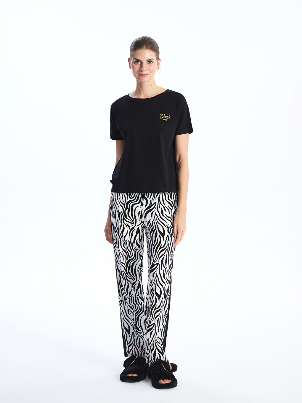Crew Neck Embroidered Short Sleeve Women's Pajama Set -S43185Z8-LRA