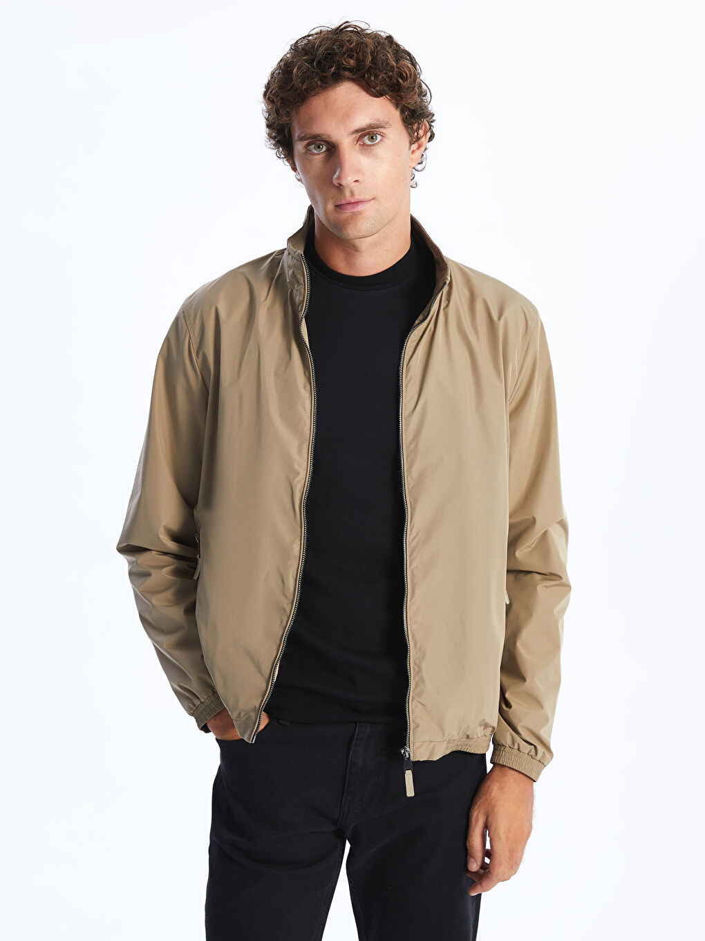 Мужская куртка стандартного кроя с воротником-трубой