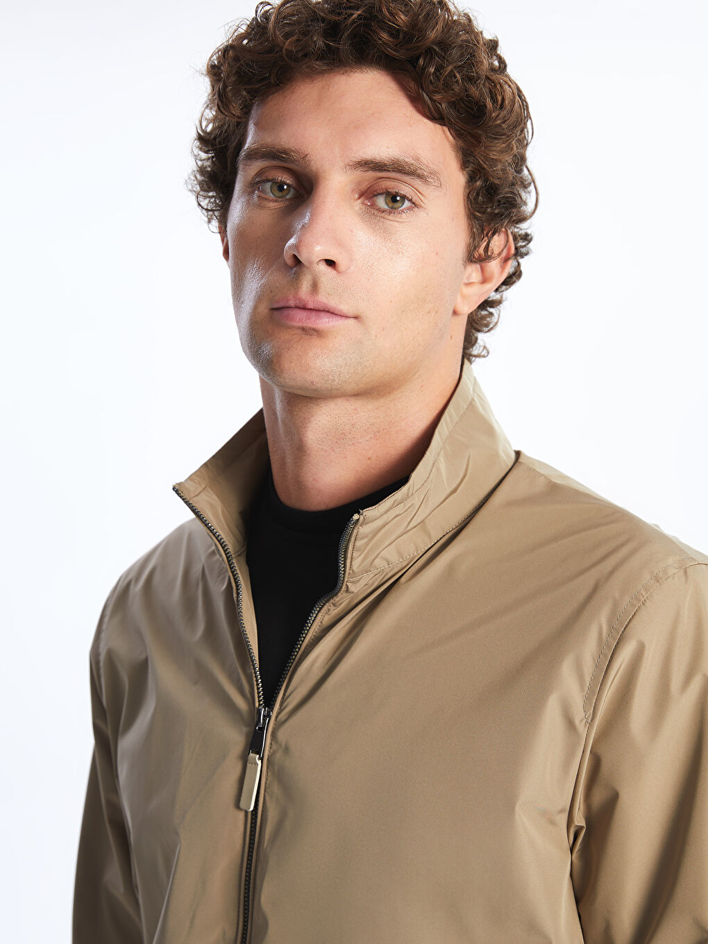 Мужская куртка стандартного кроя с воротником-трубой-1