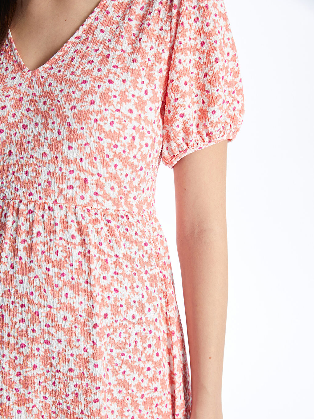 LCWAIKIKI Maternity V-Neck Patterned Short Sleeve Maternity Dress -S44216Z8-LR8