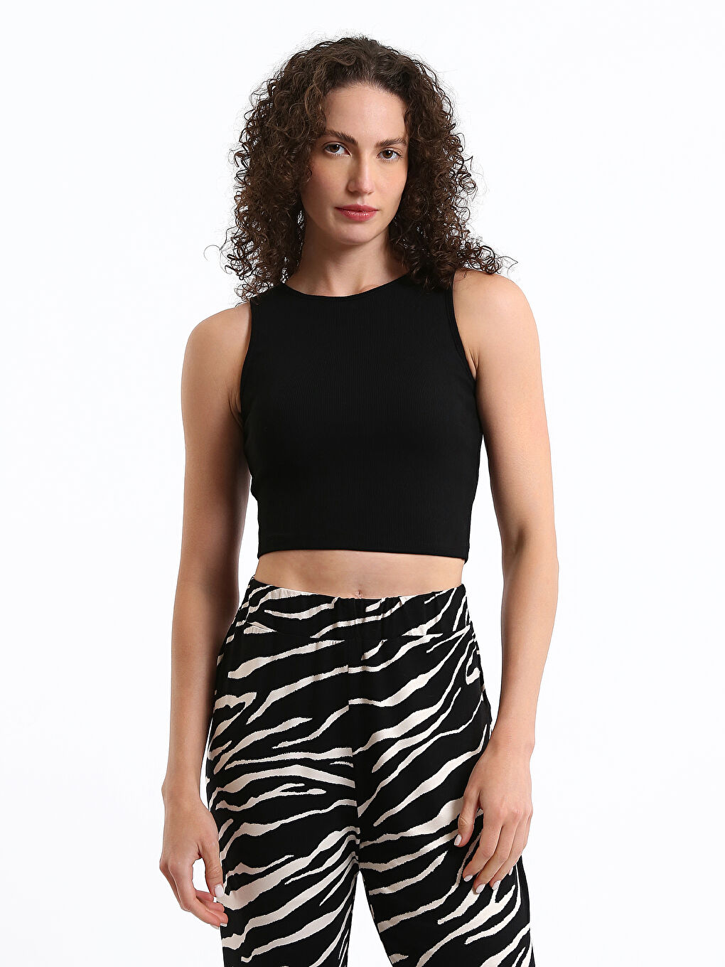 Women's Crew Neck Plain Crop Top-2