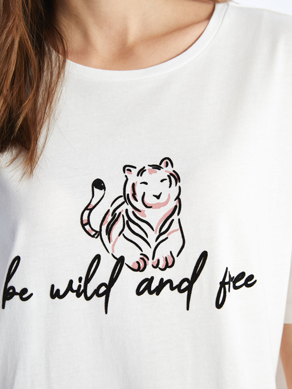 قميص نوم بياقة دائرية مطبوع بأكمام قصيرة للسيدات-3