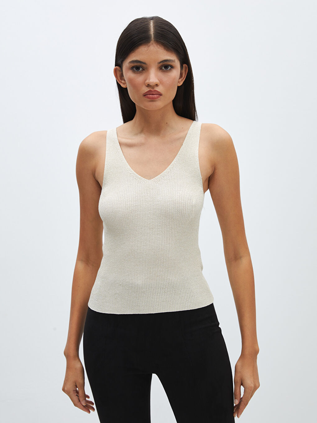 Әйелдерге арналған v жағалы өрнексіз трикотаж майка