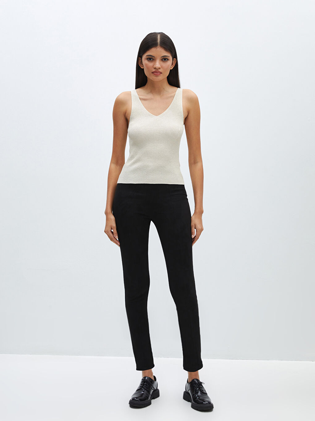 Әйелдерге арналған v жағалы өрнексіз трикотаж майка-2