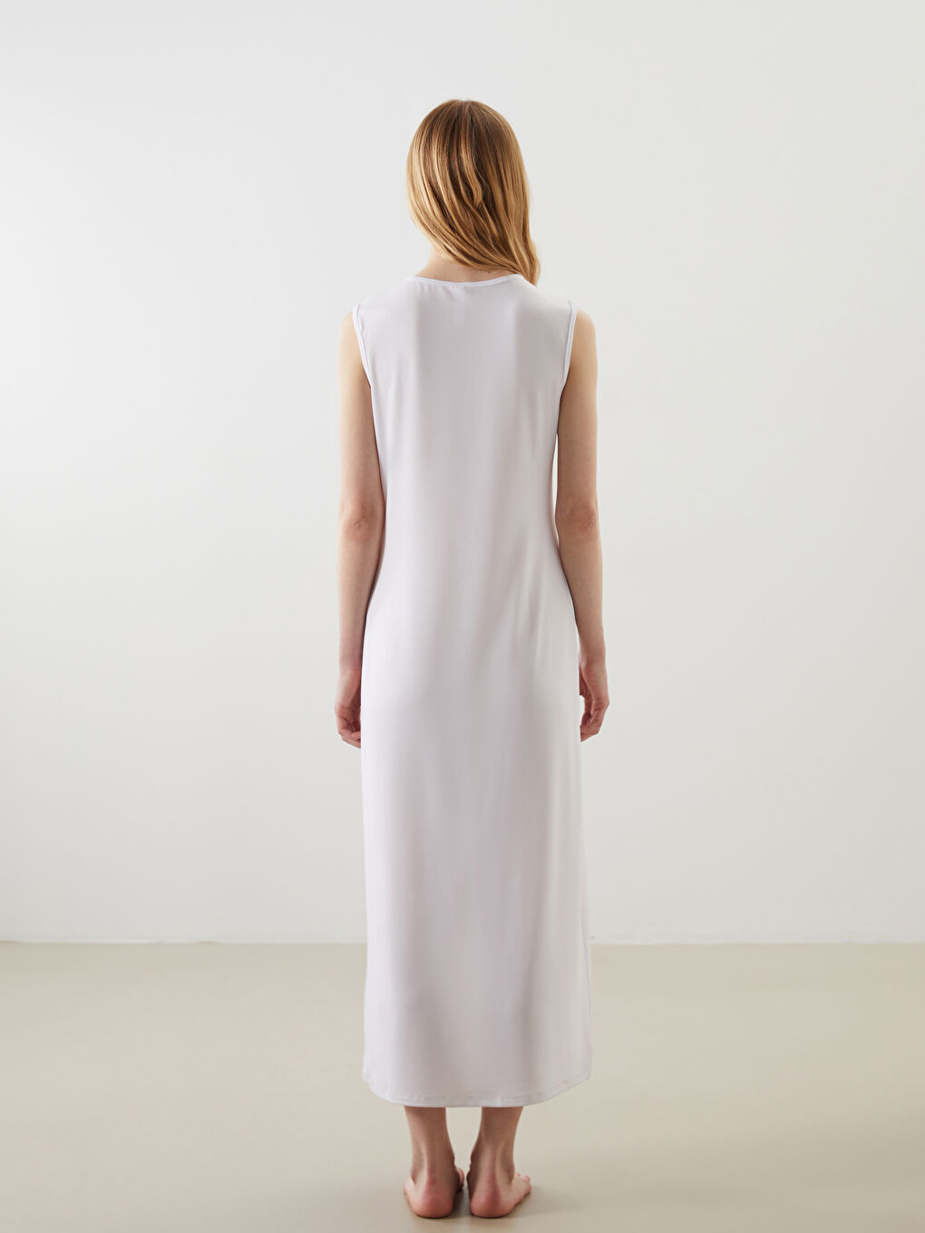 Beyaz Kadın Bisiklet Yaka Düz Elbise Astarı-3