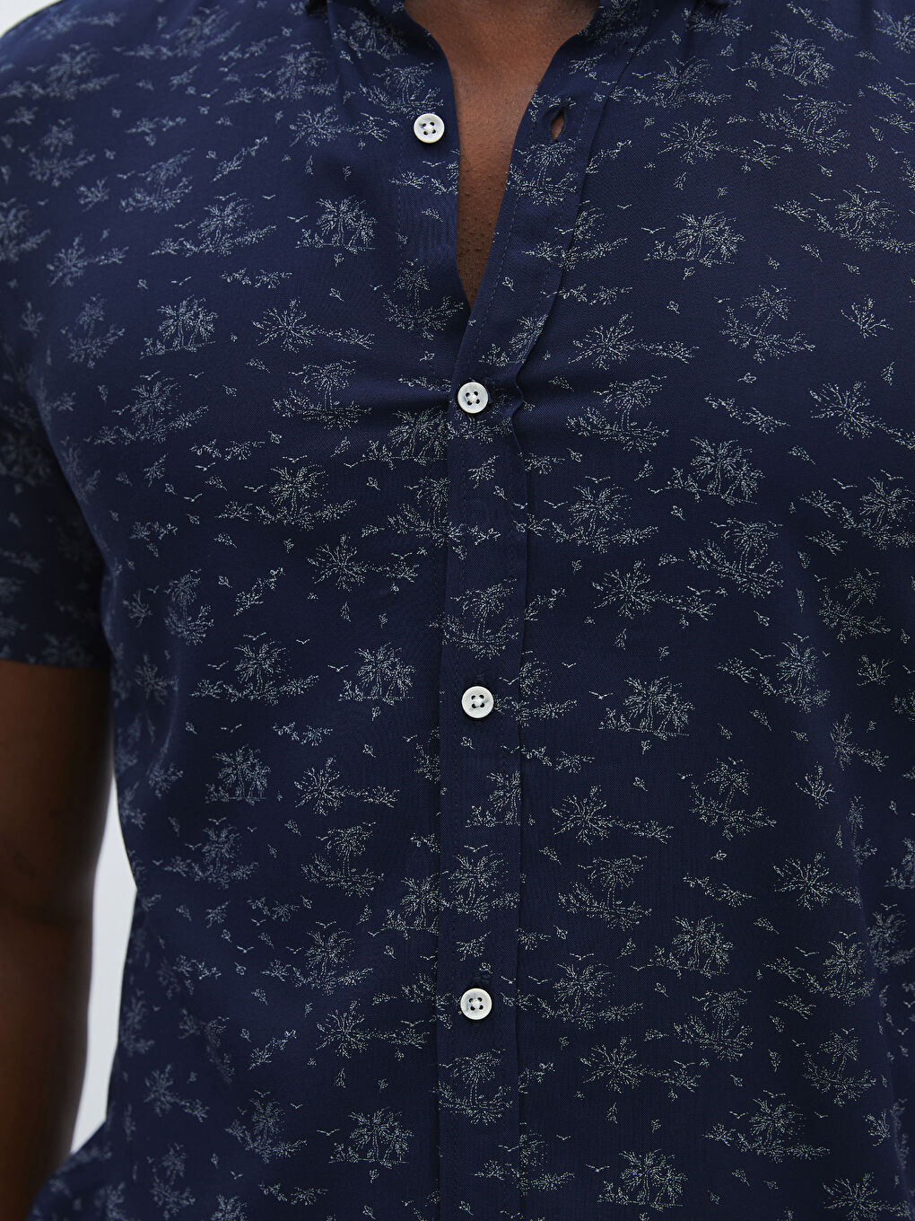 قميص رجالي ضيق بنقشة وأكمام قصيرة للرجال-4