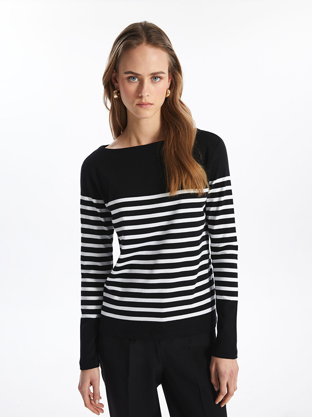تیشێرت ڕه‌ش ئافرەت -S46600Z8-LEG