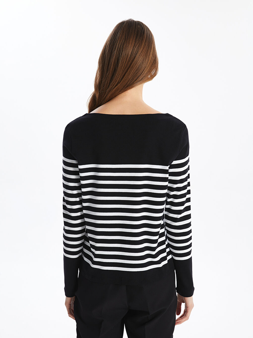 تیشێرت ڕه‌ش ئافرەت -S46600Z8-LEG