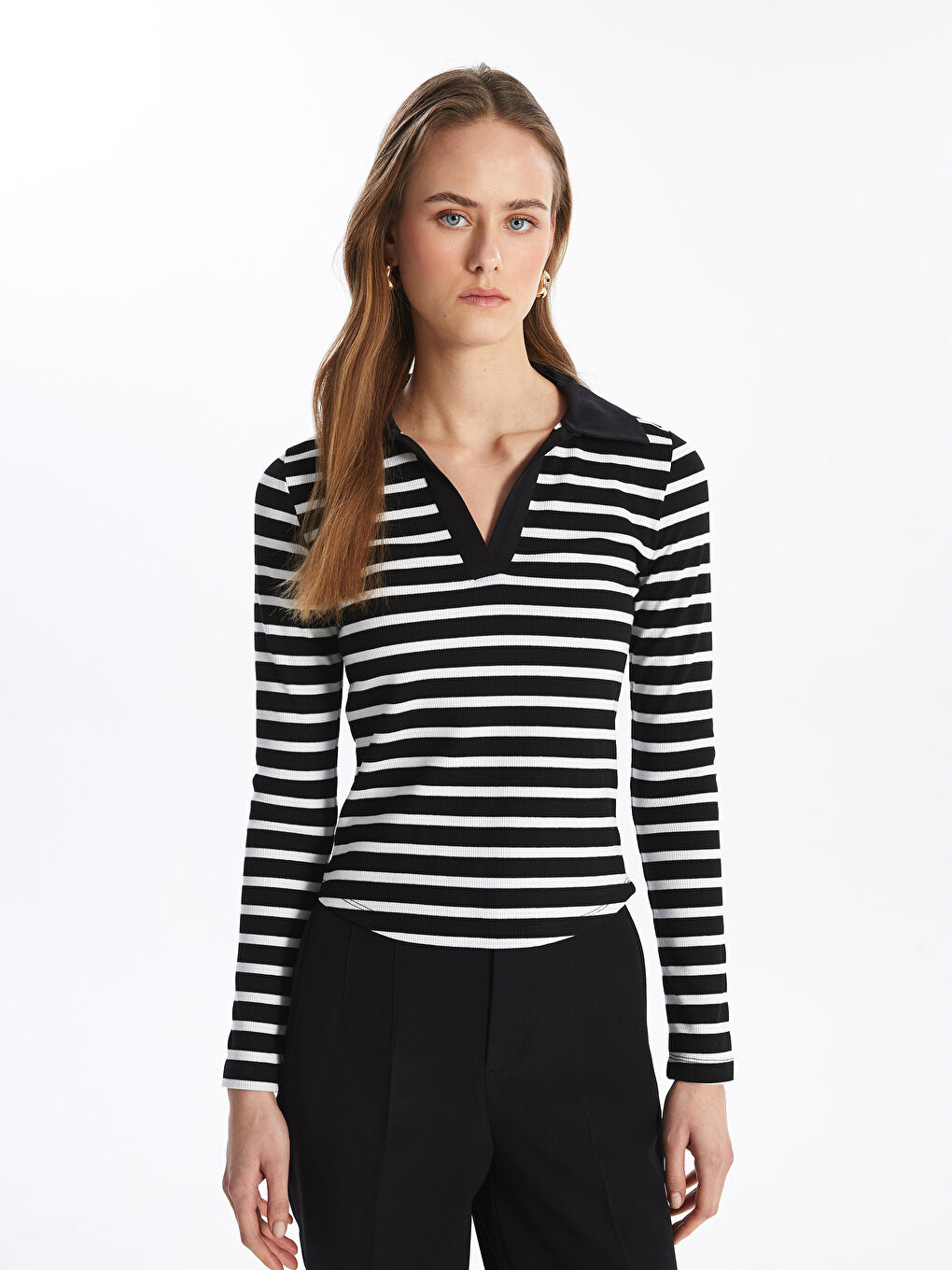 تیشێرت ڕه‌ش ئافرەت -S46616Z8-LEG