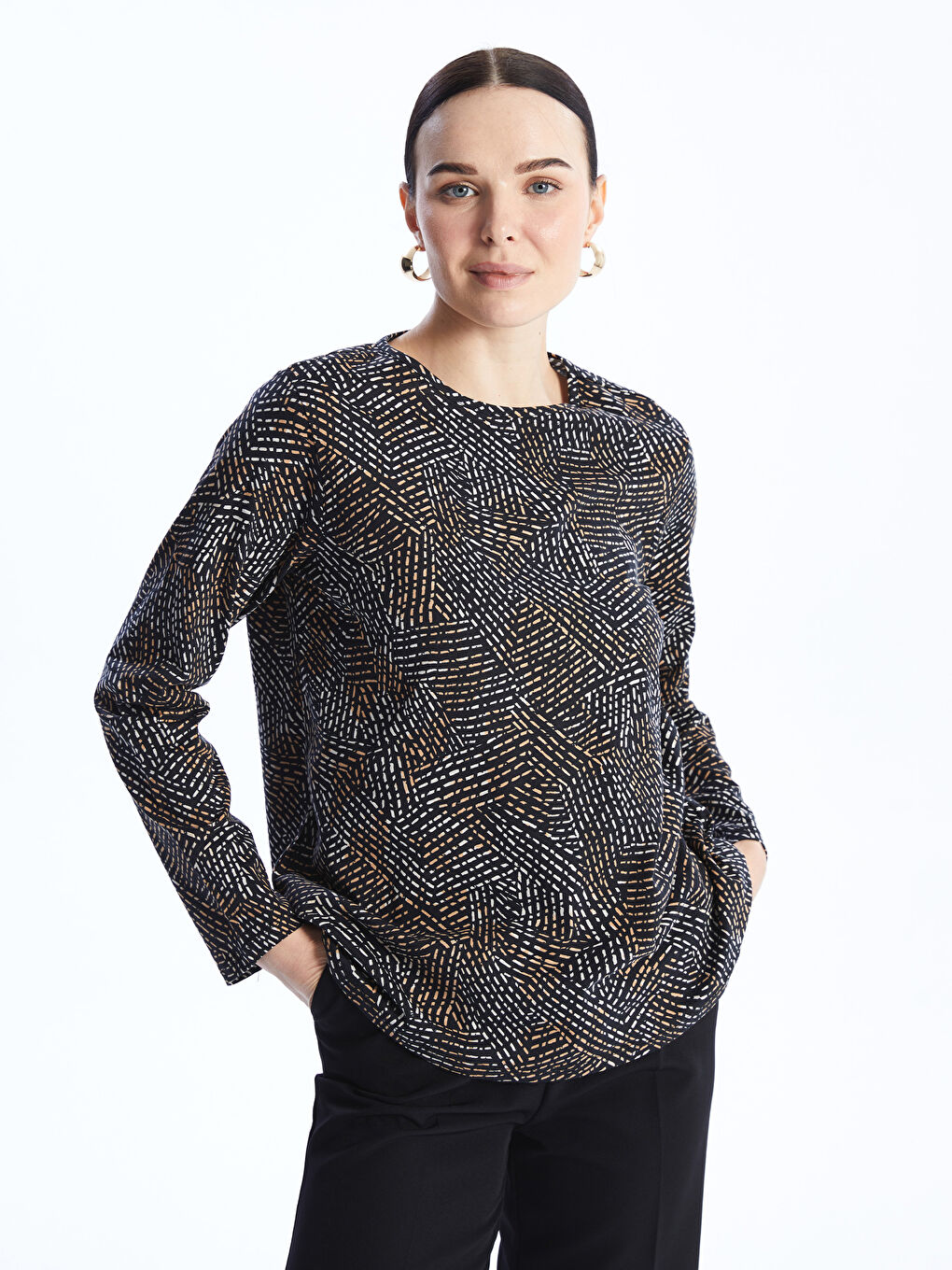LCW Grace تيشيرت بأكمام طويلة وياقة مستديرة -S46750Z8-SW5