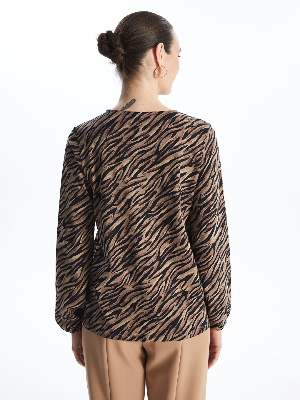 بلوز ڕه‌ش ئافرەت -S46752Z8-SW5
