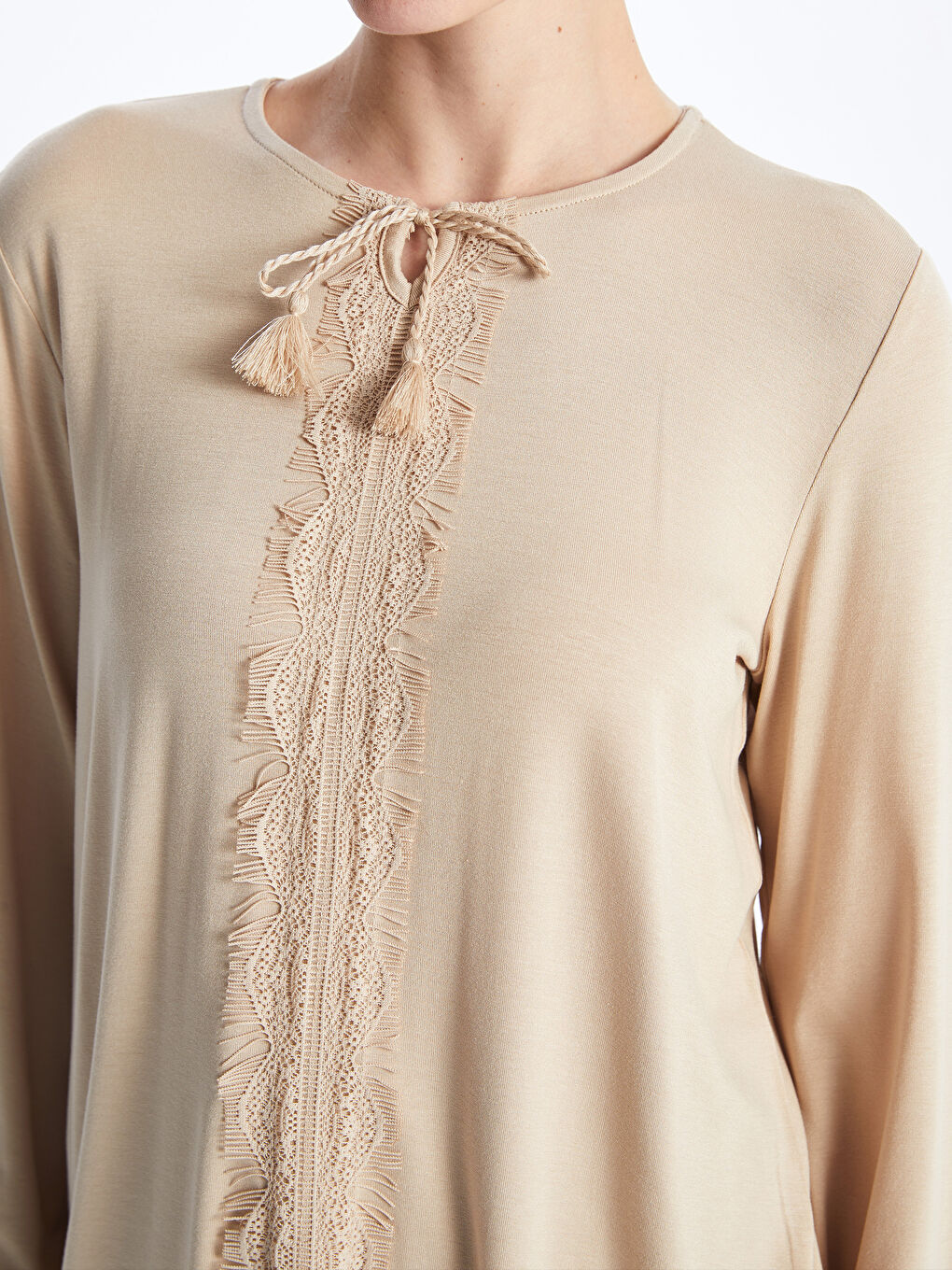 Bej Bağlamalı Yaka Nakışlı Uzun Kollu Kadın Bluz-3