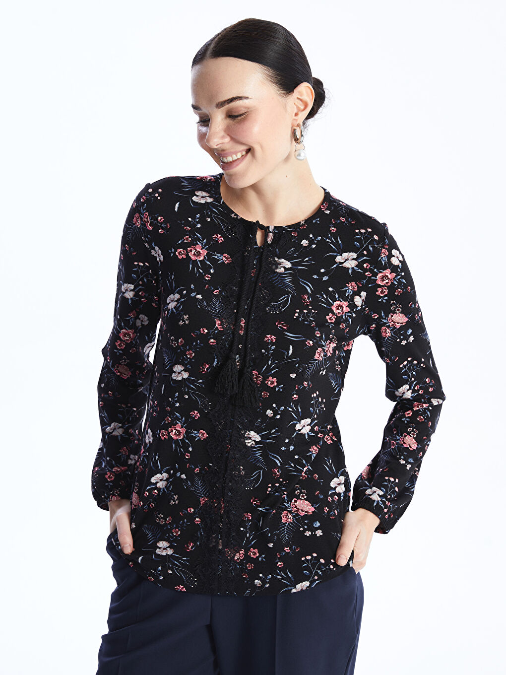 بلوز ڕه‌ش ئافرەت -S46946Z8-SW5