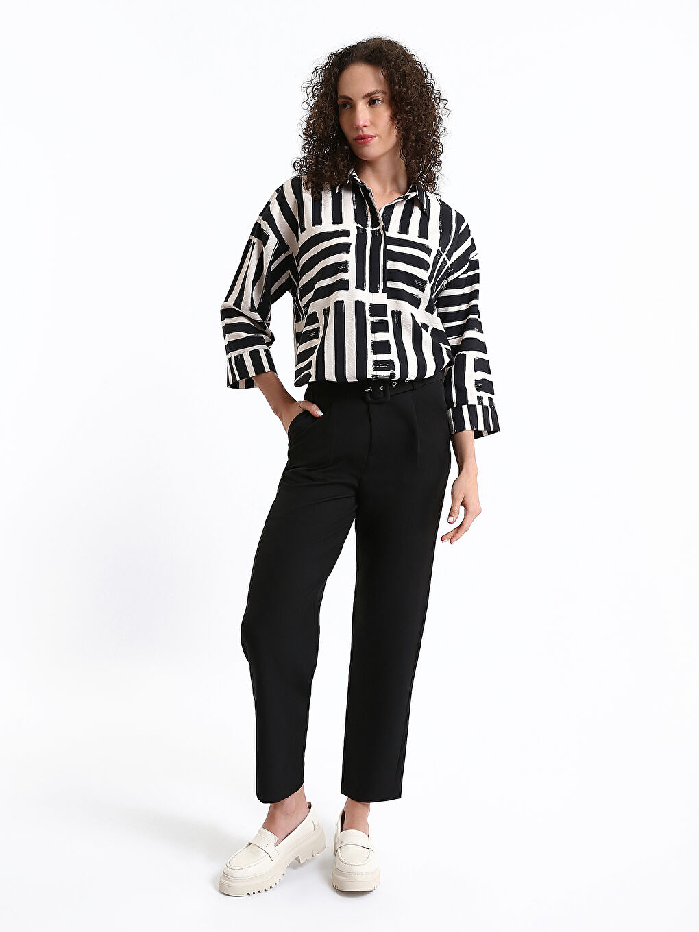 Siyah Desenli Oversize Kadın Gömlek-2