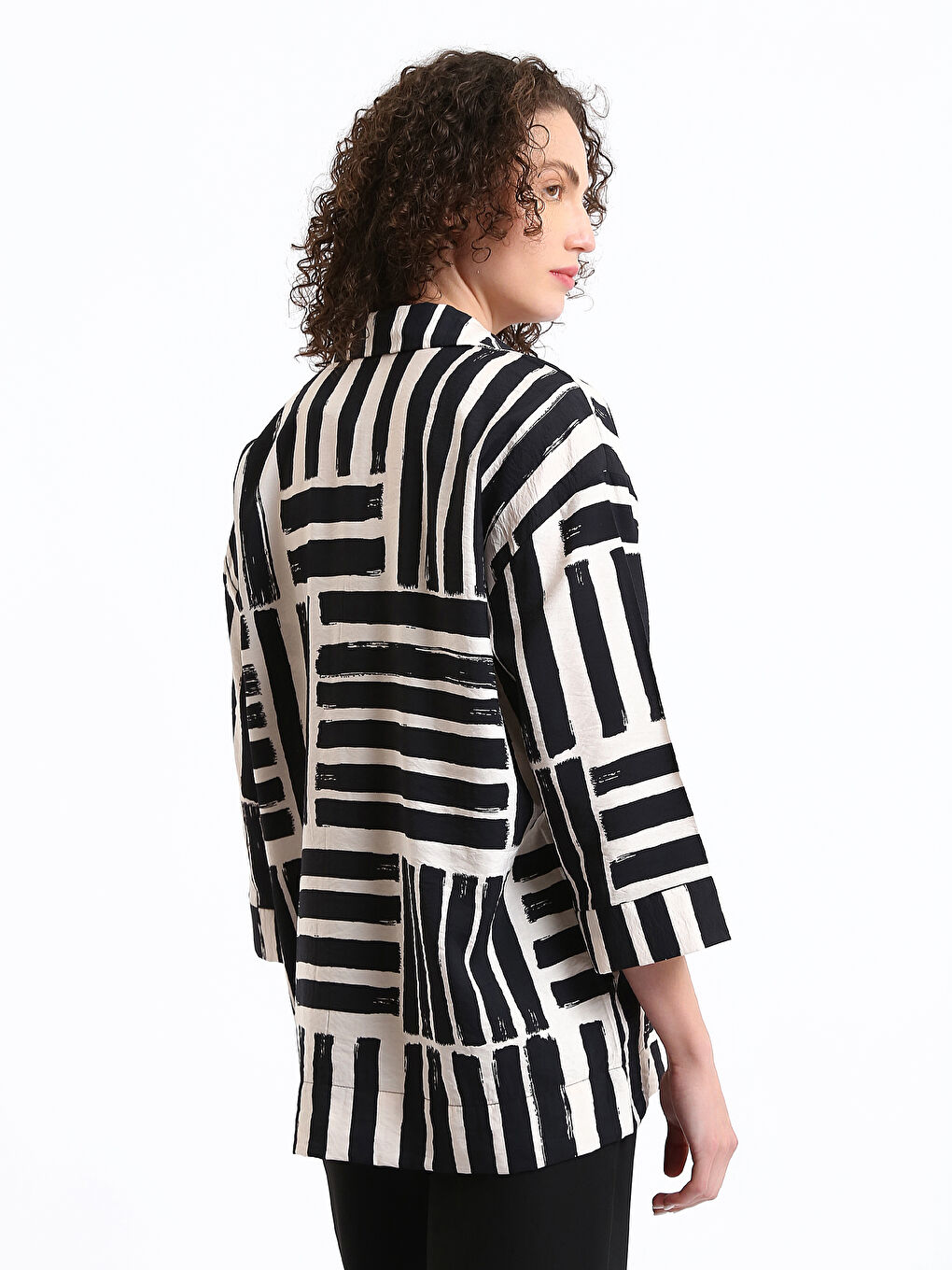 Siyah Desenli Oversize Kadın Gömlek-8