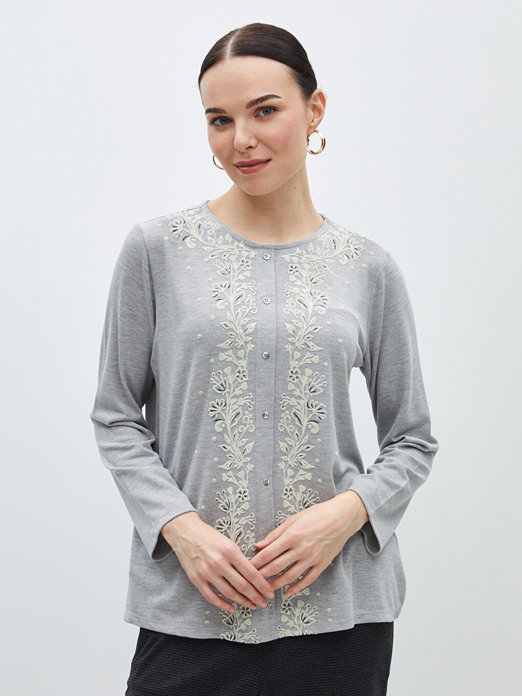 Gri Bisiklet Yaka Desenli Uzun Kollu Kadın Bluz-1