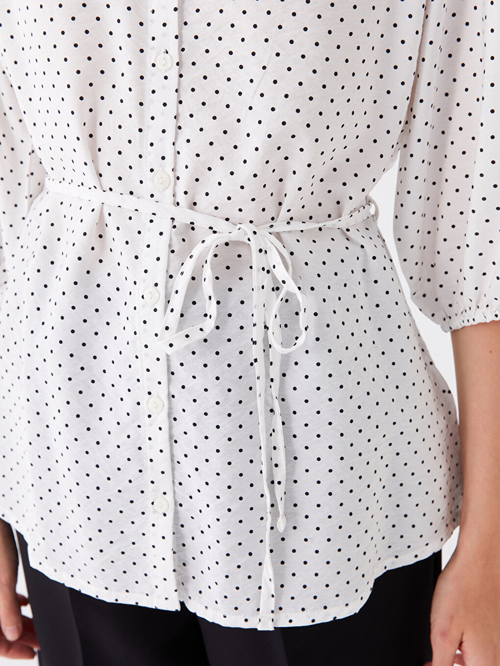 LC Waikiki V-Neck Polka Dot Women's Blouse -S47108Z8-LRA