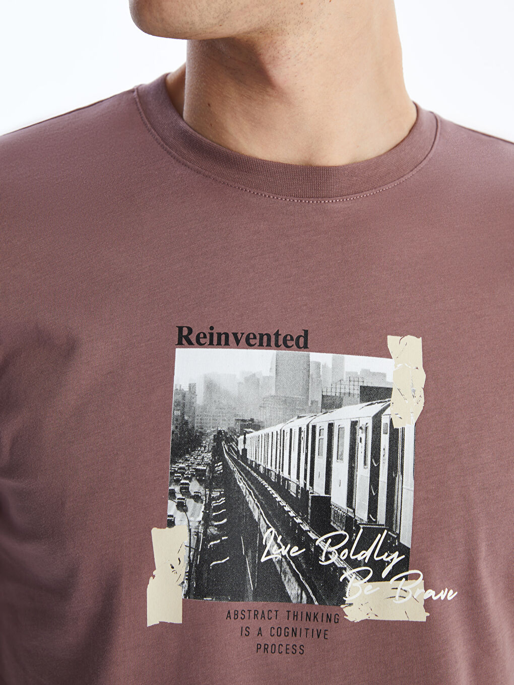 Ерлерге арналған трикотаж дөңгелек жағалы қысқа жең принтті мақта футболка-3