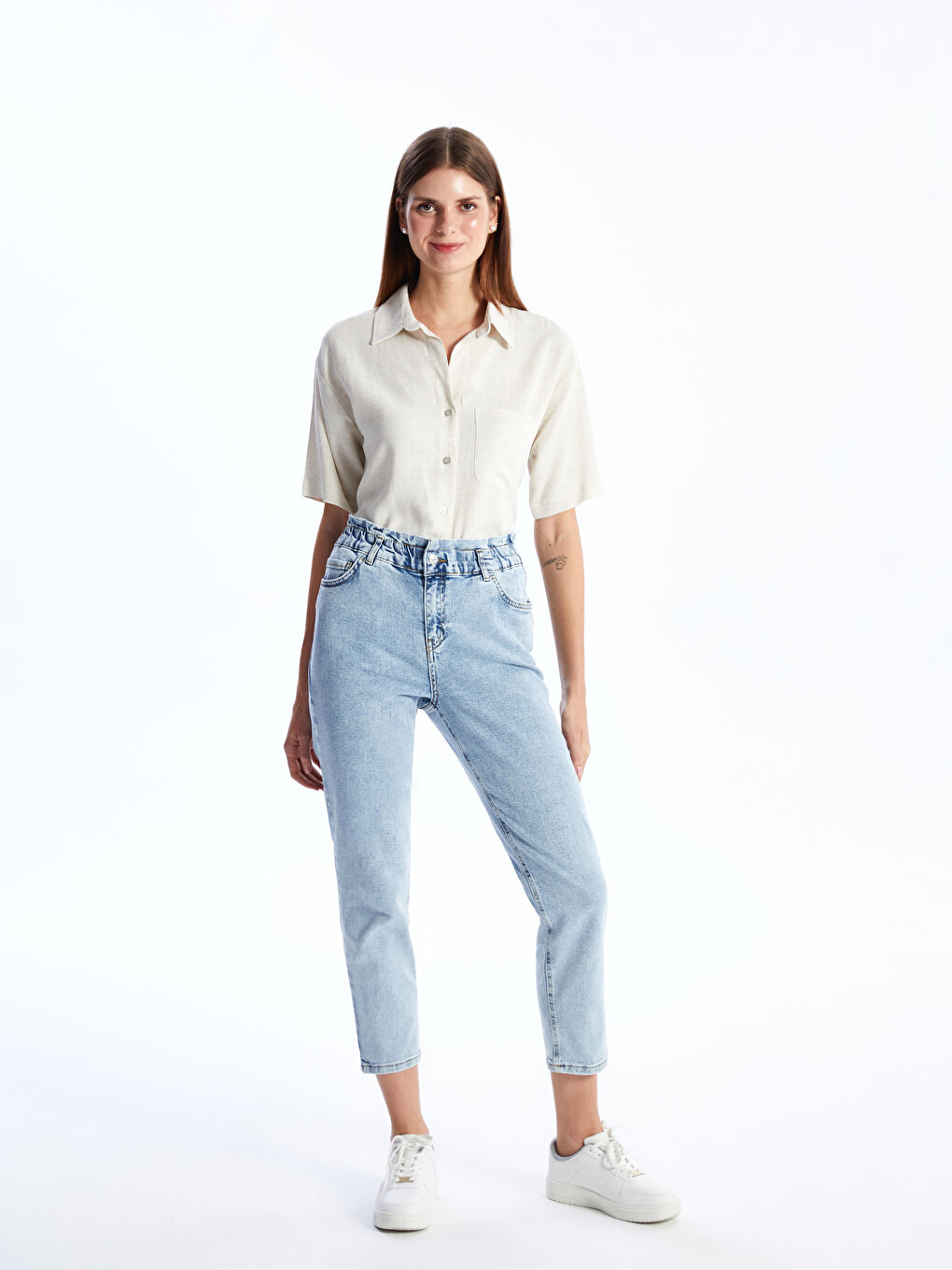 LCWAIKIKI Classic Indigo Beli Lastikli Slim Mom Kadın Jean Pantolon - 1