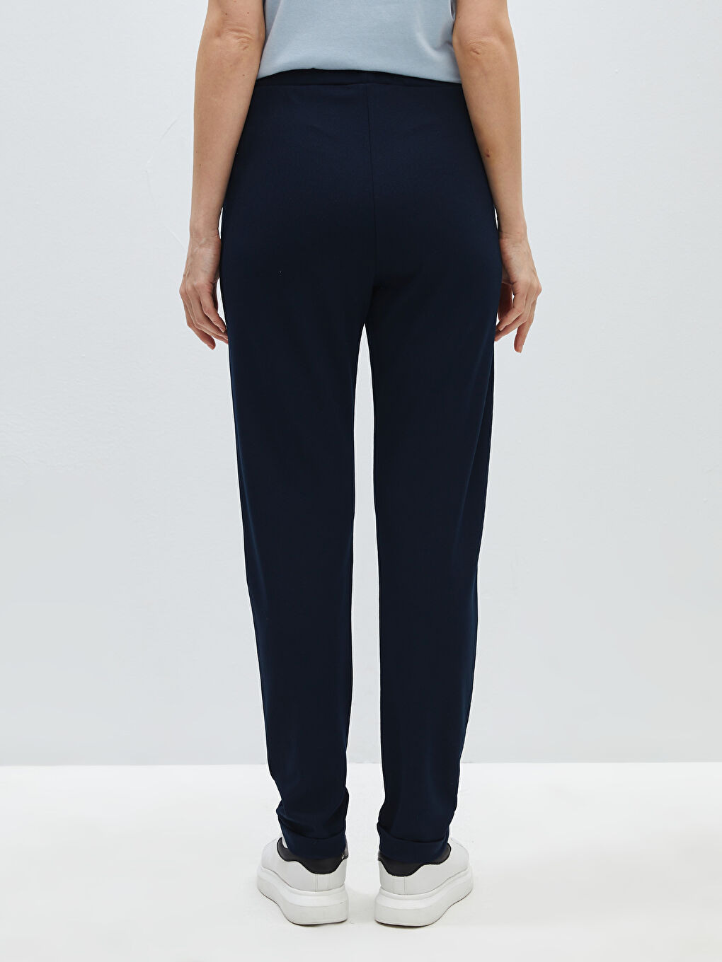 LCWAIKIKI Basic Women's Elasticated Waist Plain Sweatpants -S48234Z8-E1J