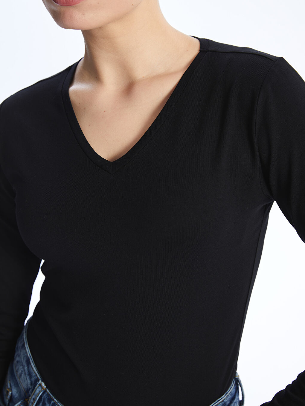 Siyah V Yaka Düz Uzun Kollu Kadın Tişört-3