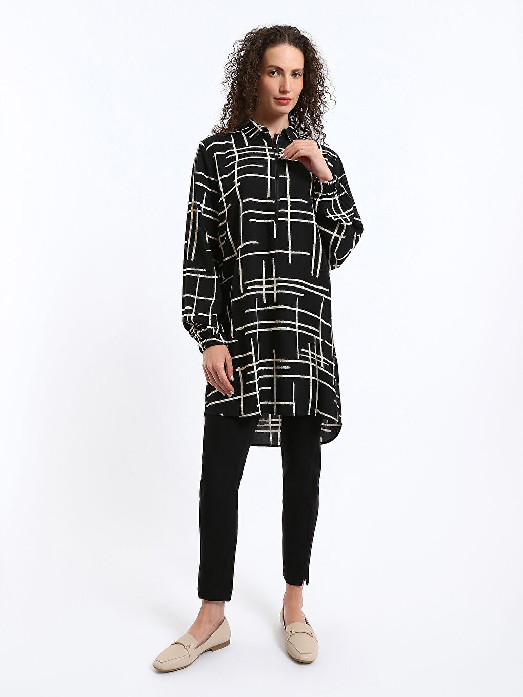 تونيك نسائي بياقة بلي كول وكم طويل منقوش-2