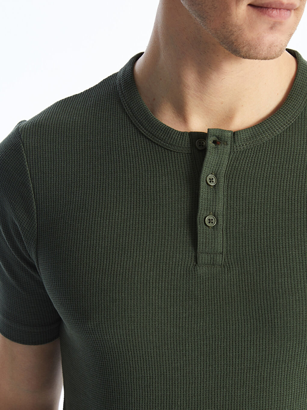 Haki Bisiklet Yaka Kısa Kollu Erkek Dokulu Tişört-3